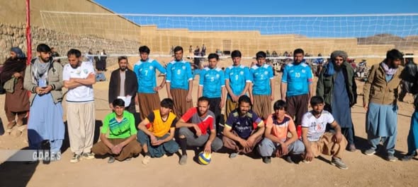 غور؛ رقابت‌های والیبال با اشتراک ۱۲ تیم در ولسوالی تیوره آغاز شد 