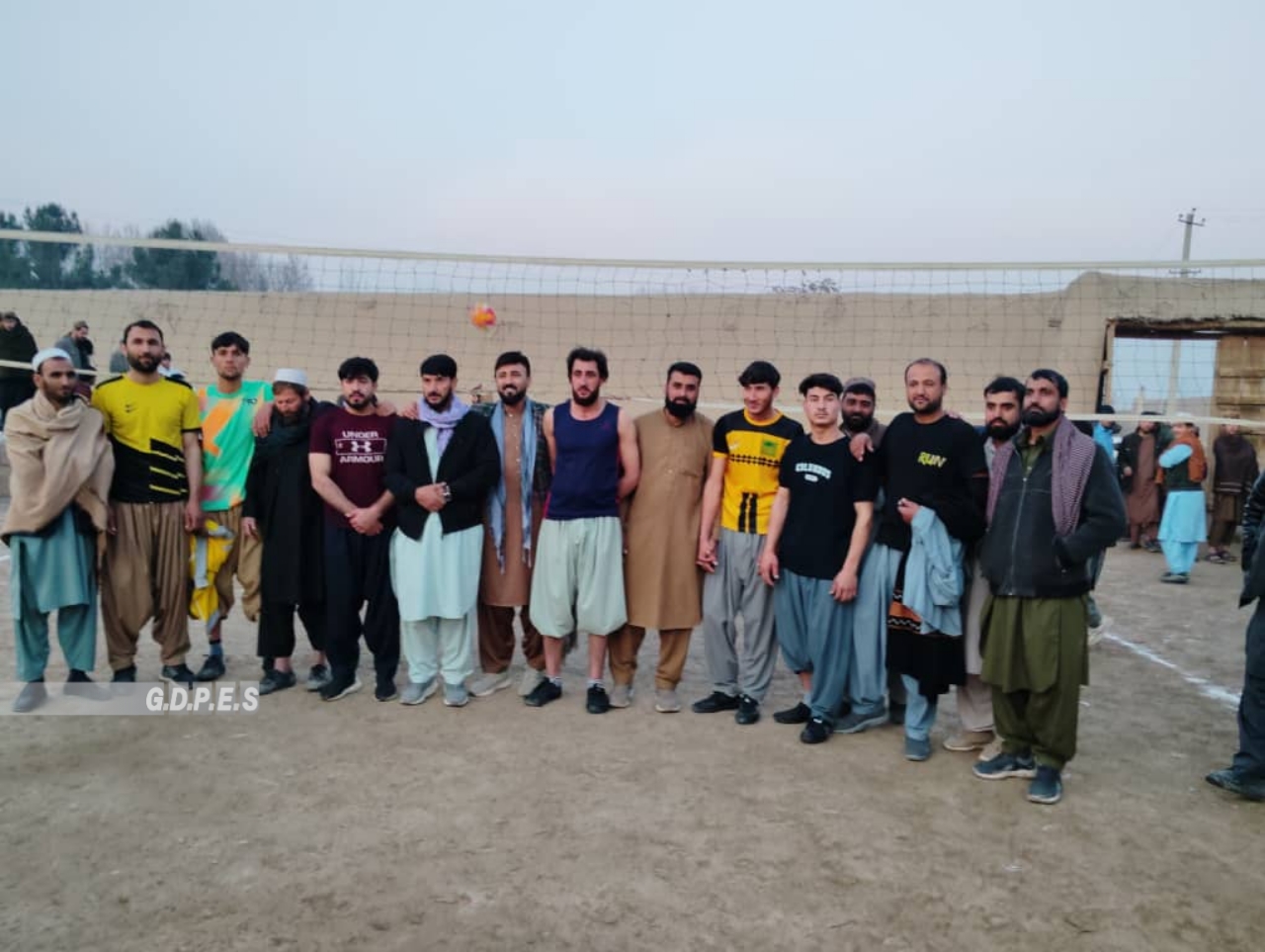 کندز؛ په چهاردره ولسوالۍ کې د شپږو لوبډلو ترمنځ د والیبال سیالۍ پای ته ورسېدې