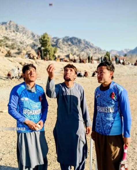 ننګرهار؛ دور بابا ولسوالۍ کې د لسو لوبډلو ترمنځ د ټېپ بال کرېکټ سیالۍ پیل شوې