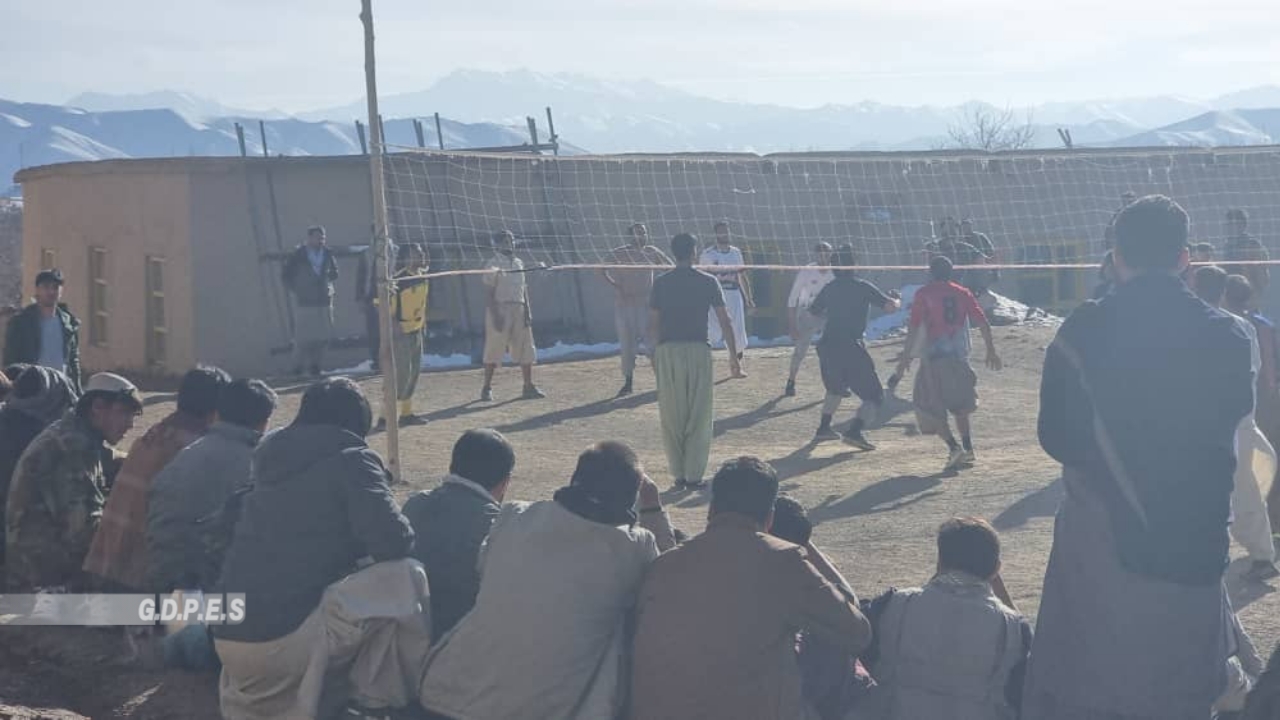 مسابقات والیبال با اشتراک ده تیم در ولسوالی ساغر ولایت غور راه اندازی گردید