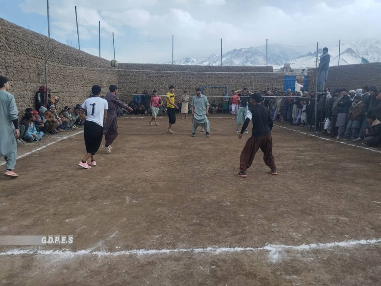 د بامیان مرکز کې د ۱۰ لوبډلو ترمنځ د واليبال سيالۍ پيل شوې