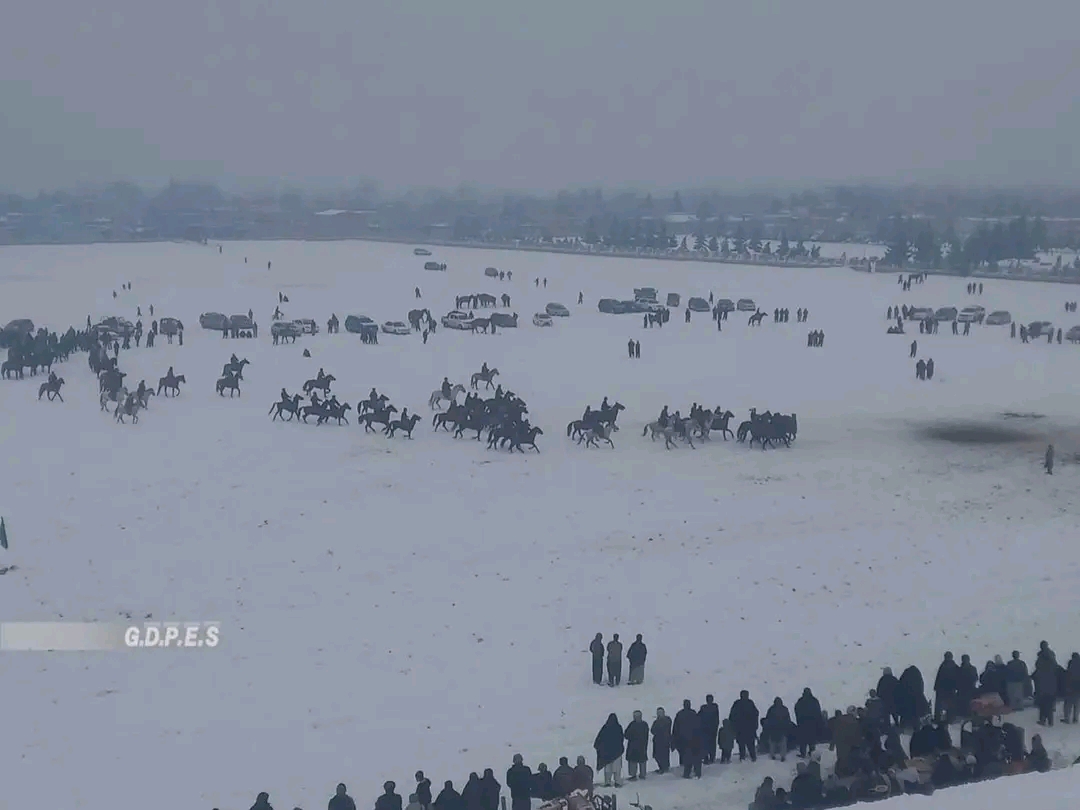 مسابقات بزکشی میان پنجاه چاپنداز در مرکز ولایت کندز برگزار گردید 