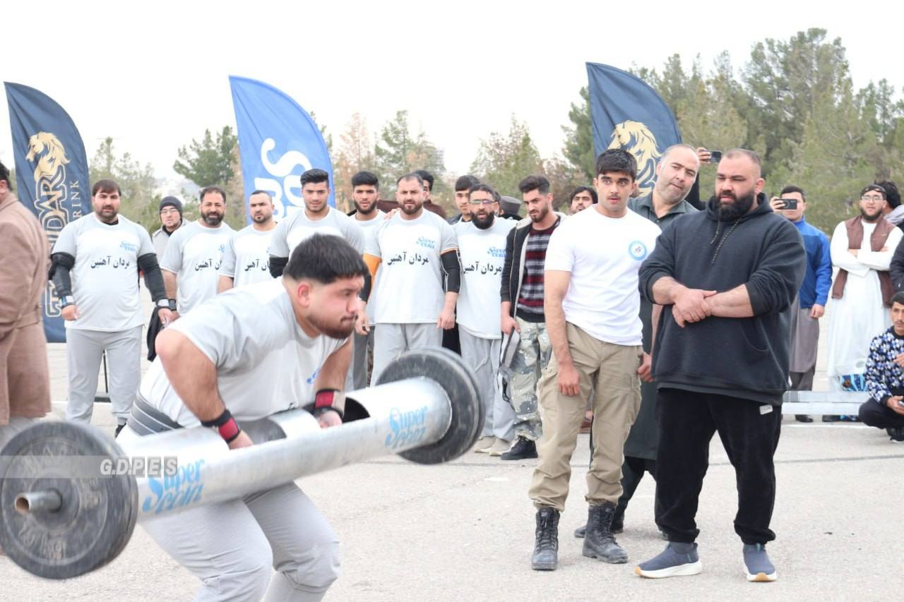 هرات؛ برگزاری رقابت های پاورلفتنگ با اشتراک ۱۱ تن در مرکز