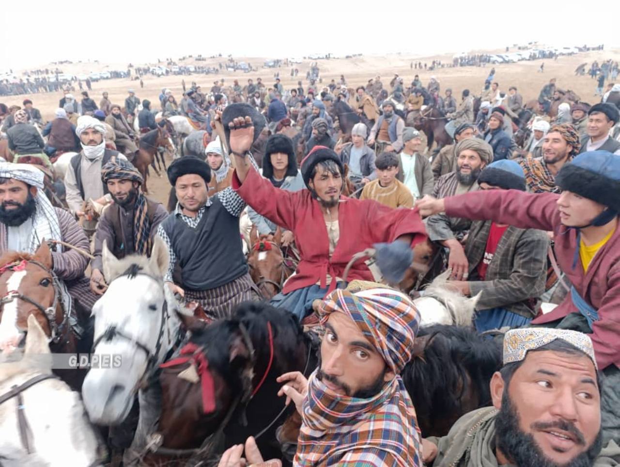 کندز؛ قلعه زال ولسوالۍ د ۵۰ چاپندازانو ترمنځ د وزلوبې سيالۍ وشوې