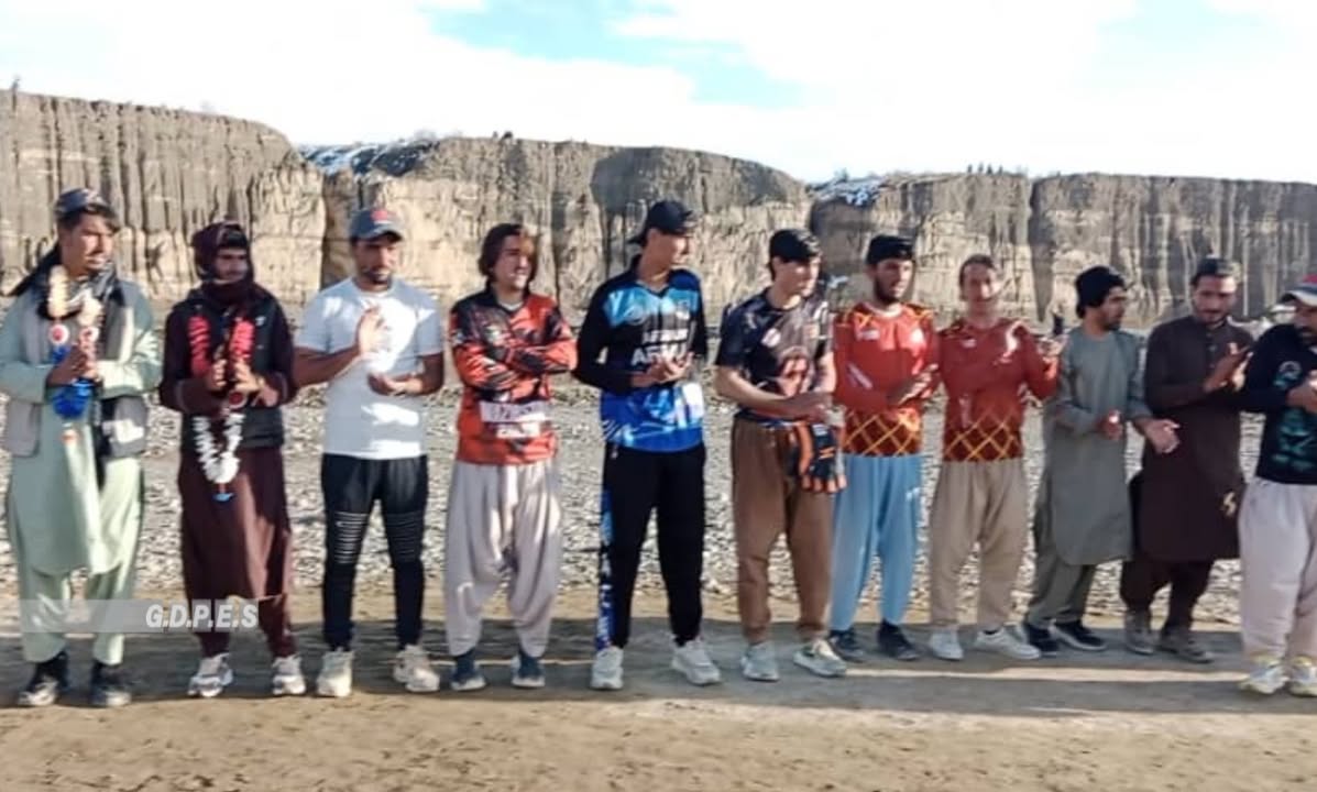 پکتيکا؛ برمل ولسوالۍ کې د ۱۶ لوبډلو ترمنځ د ټېپ بال کرېکټ سيالۍ پای ته ورسېدې