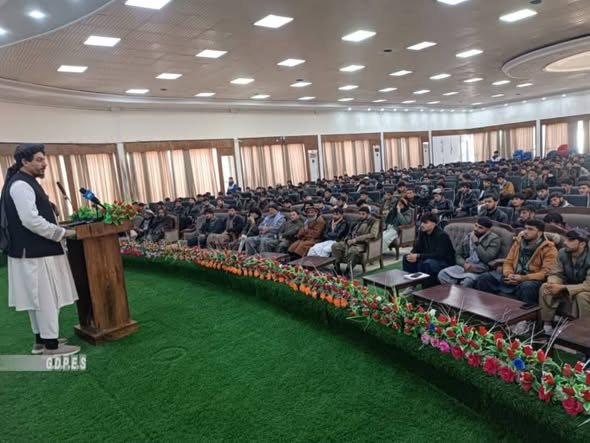 کاپیسا؛ سمینار تربیت فکری برای صدها تن در شهر محمودراقی آغاز شد