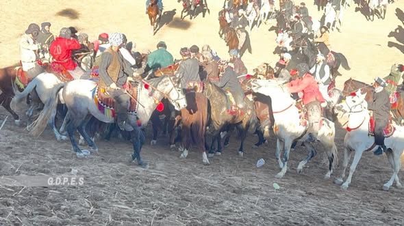 سرپل؛ سانچارک ولسوالۍ کې د ۱۰۰ چاپندازانو ترمنځ د وزلوبې سيالۍ ترسره شوې