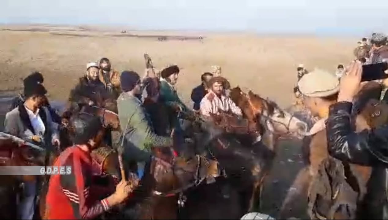 کندز؛ رقابت‌های بزکشی میان ۵۰ چاپنداز در ولسوالی امام صاحب برگزار شد