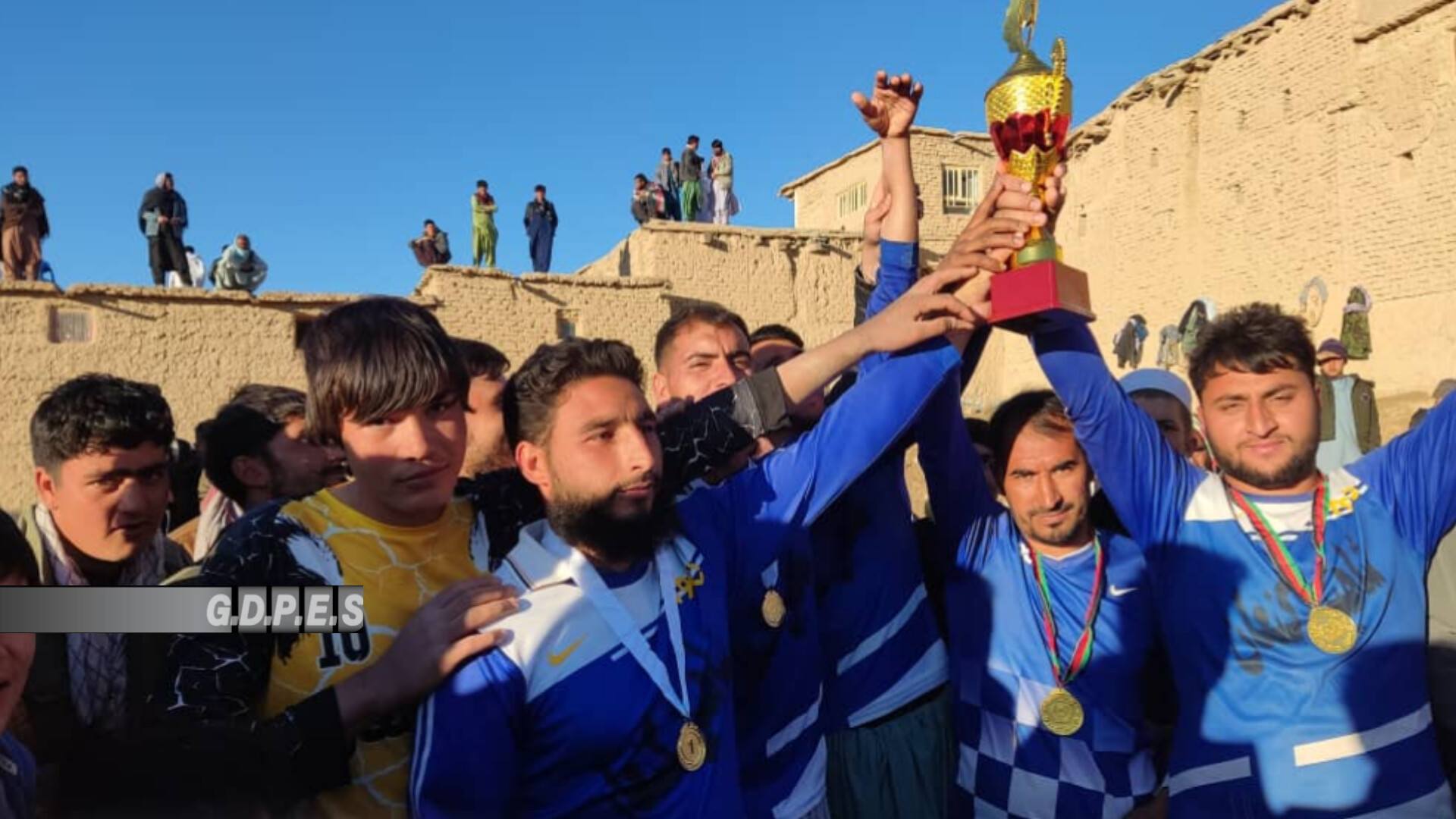 غور؛ رقابت‌های والیبال با اشتراک ۱۰ تیم در ولسوالی ساغر پایان یافت