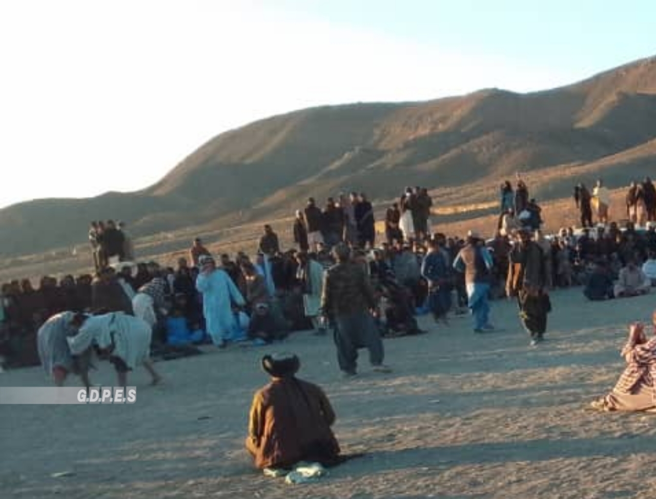 زابل؛ شینکۍ ولسوالۍ کې د ۱۰۰ پهلوانانو ترمنځ د سیمه‌ییزې غېږ نیونې سیالۍ ترسره شوې