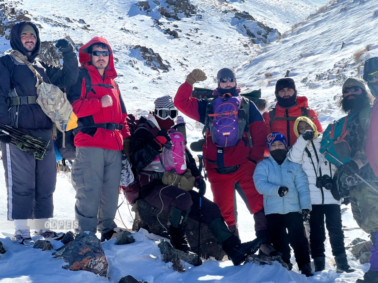 غور؛ صعود تیم کوهنوردان این ولایت به ارتفاعات شهر فیروزکوه