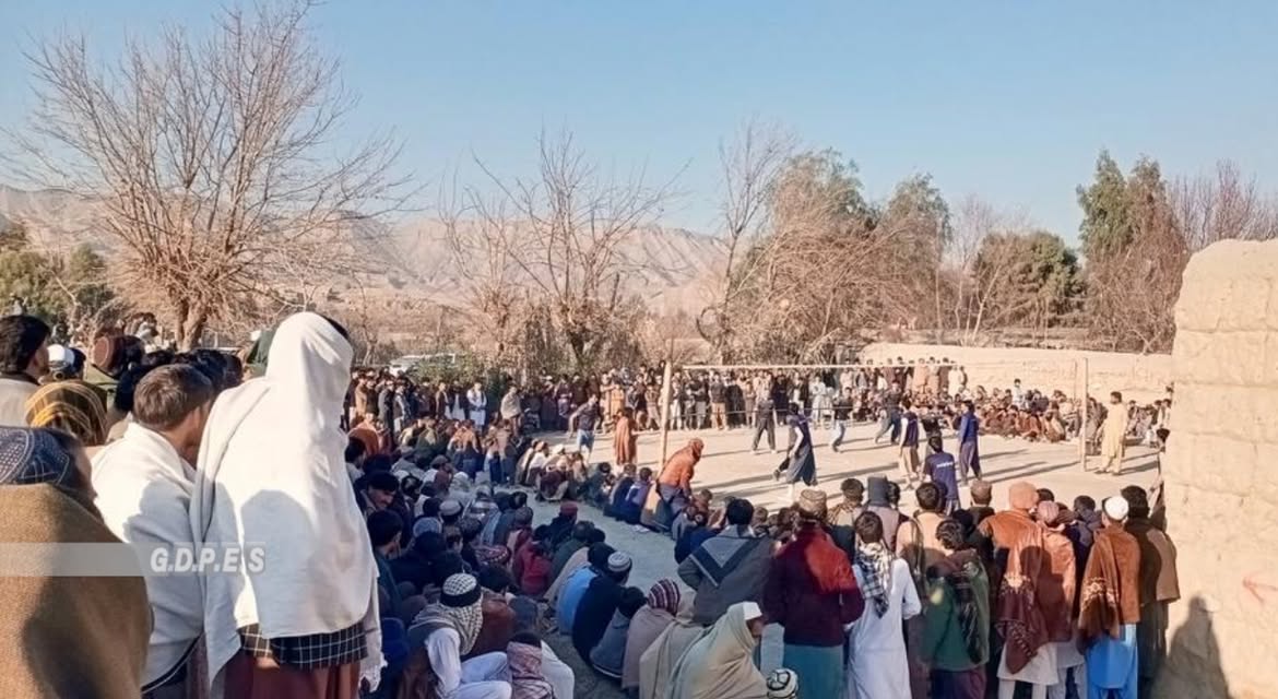 ننګرهار؛ کوټ ولسوالۍ کې د ۱۲ لوبډلو ترمنځ د والیبال سیالۍ پای ته ورسېدې