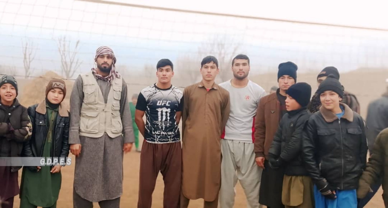 کندز؛ په قلعه زال ولسوالۍ کې د اتو لوبډلو ترمنځ د والیبال سیالۍ پای ته ورسېدې