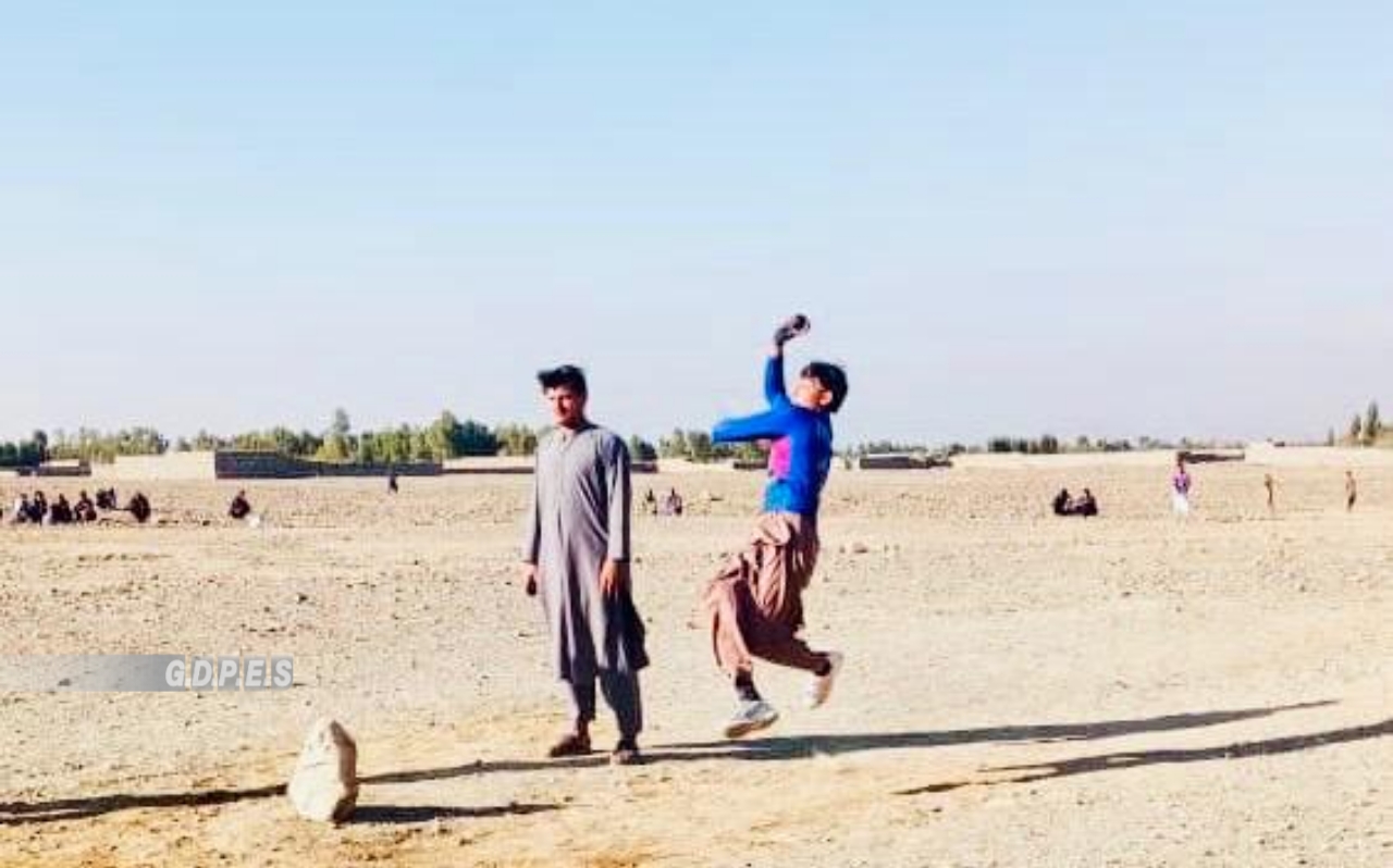 ننګرهار؛ نازیان ولسوالۍ کې د ۱۶ لوبډلو ترمنځ د ټېپ بال کرېکټ سیالۍ پیل شوې