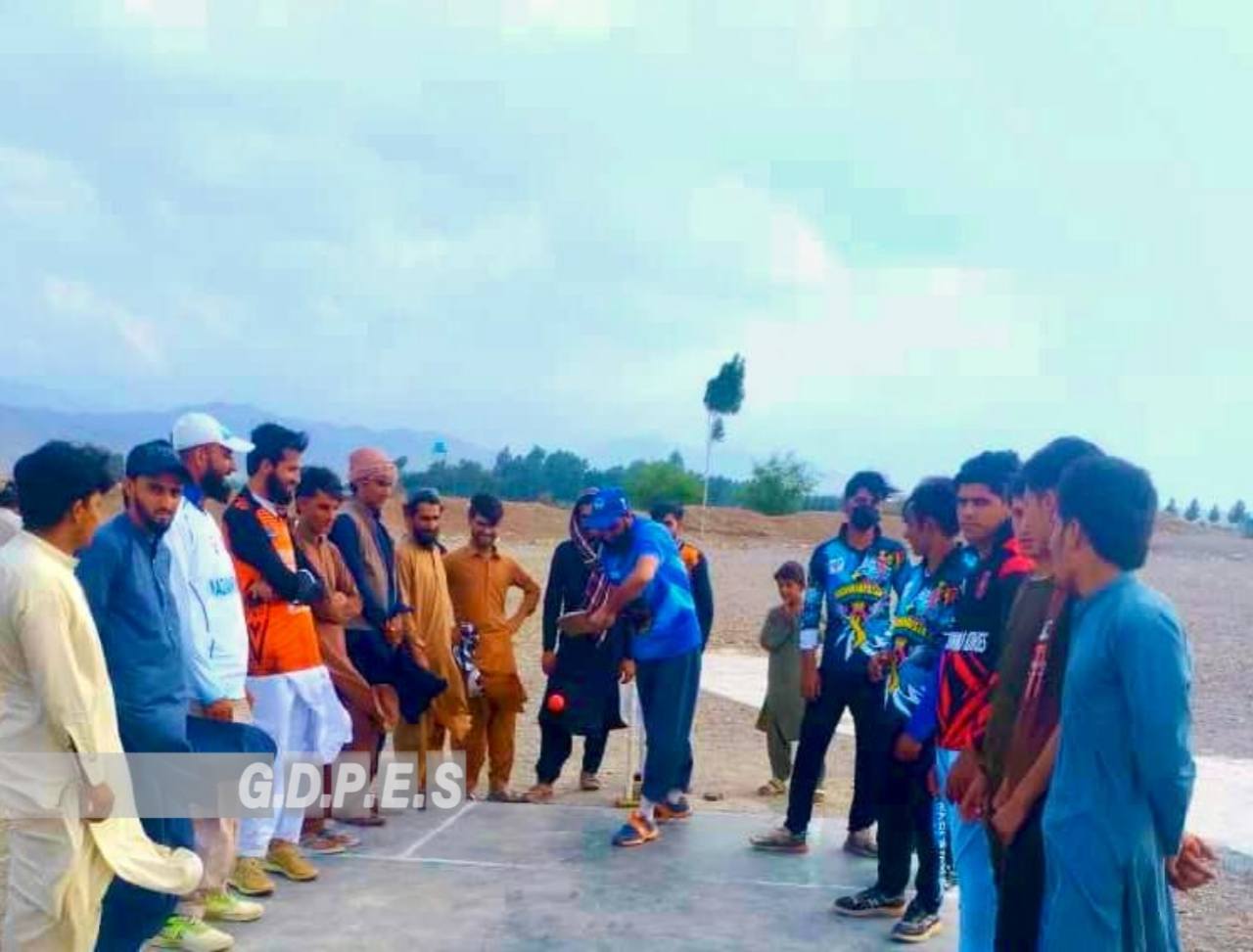 ننګرهار؛ نازیان ولسوالۍ کې د ٣٠ لوبډلو ترمنځ د ټېپ بال کرېکټ سیالۍ پیل شوې