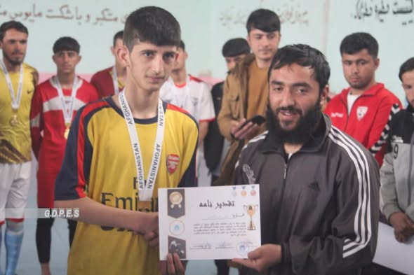 پروان؛ رقابت های فوتسال با اشتراک ۸ تیم در ولسوالی جبل السراج پایان یافت