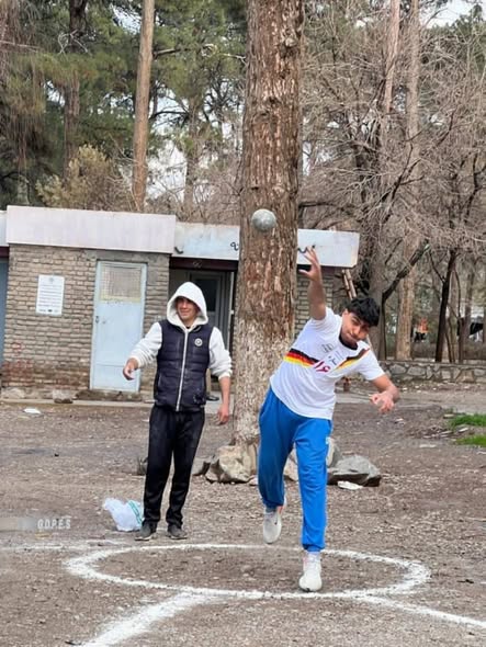 هرات؛ رقابت‌های پرتاب سنگ با اشتراک ۱۸ تن در مرکز برگزار شد