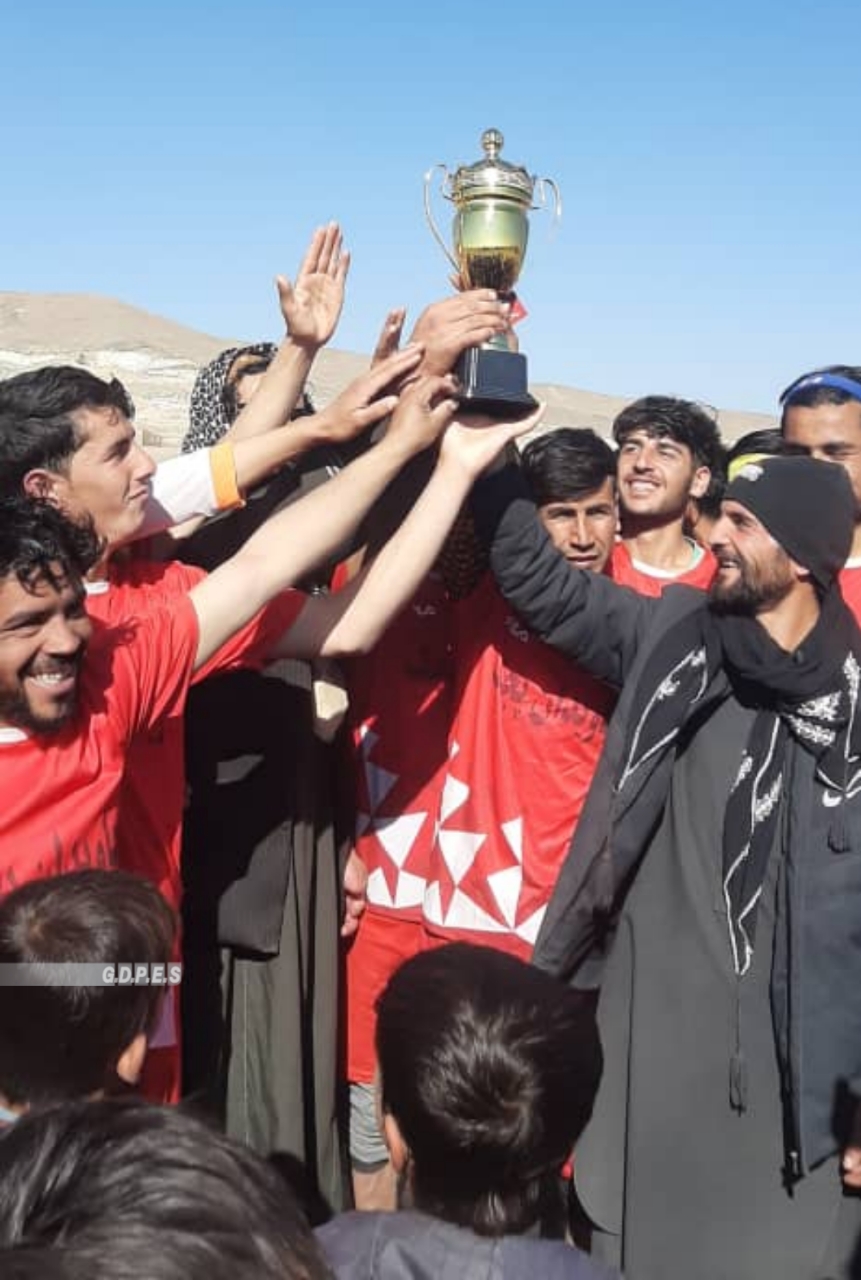 مسابقات جام حذفی فوتبال میان ۱۰ تیم در ولسوالی ده یک ولایت غزنی پایان یافت