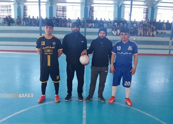 غزني؛ جغتو ولسوالۍ کې د ۲۸ لوبډلو ترمنځ د فوټسال درېيم پړاو سيالۍ پيل شوې