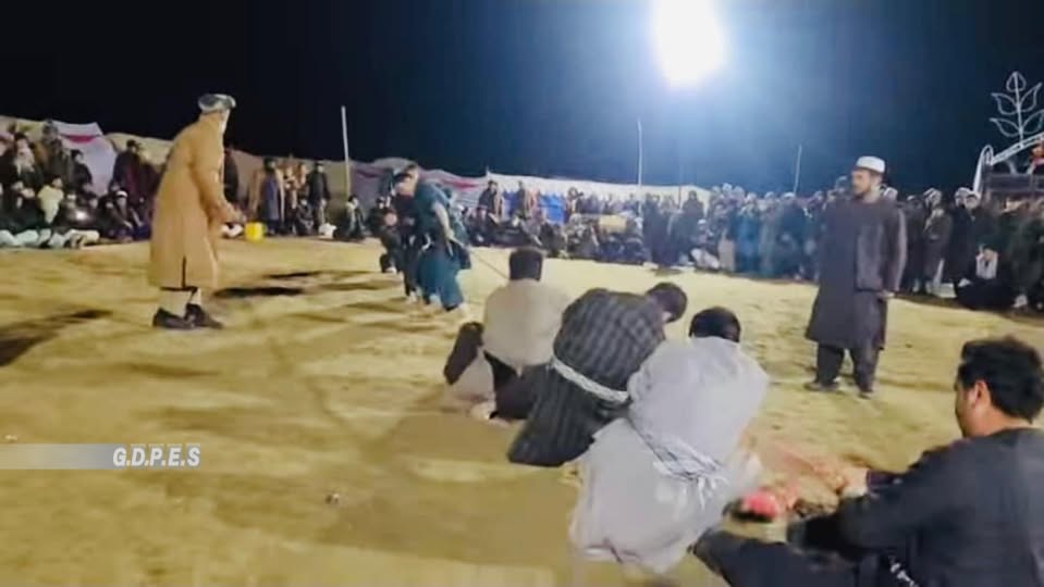 مسابقات ریسمان کشی میان چهار تیم در ولسوالی مردیان ولایت جوزجان برگزار گردید