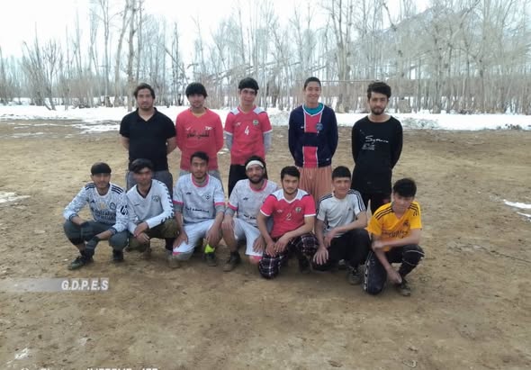 غور؛ تيوره ولسوالۍ کې د اتو لوبډلو ترمنځ د فوټبال سيالۍ پيل شوې