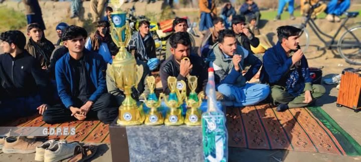 ننګرهار؛ روداتو ولسوالۍ کې د پنځو لوبډلو ترمنځ د ټېپ بال کرېکټ سیالۍ پای ته ورسېدې