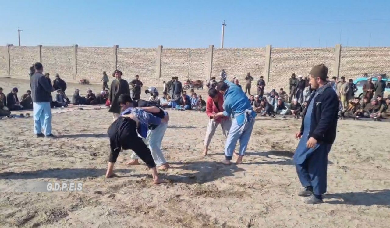 برگزاری رقابت‌های کورش میان ۷۰ پهلوان در بلخ