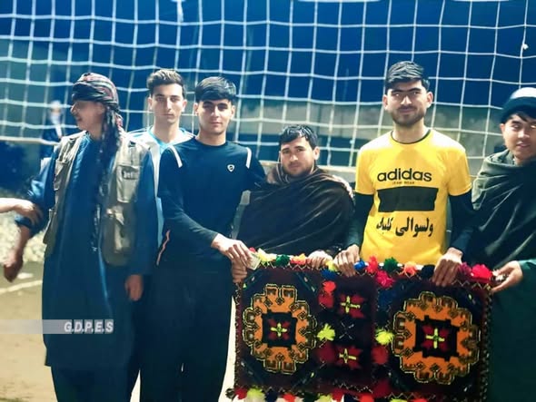 کندز؛ امام صاحب ولسوالۍ کې د ۱۲ لوبډلو ترمنځ د والیبال سیالۍ پای ته ورسېدې