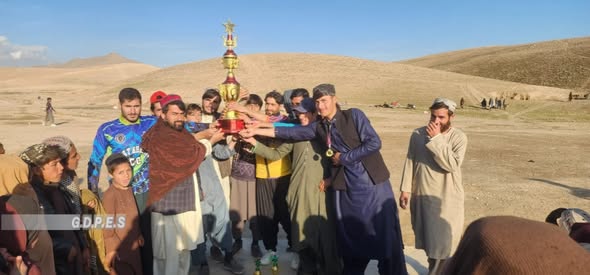 ارزګان؛ چهارچینو ولسوالۍ کې د اتو لوبډلو ترمنځ د ټېپ بال کرېکټ سيالۍ پای ته ورسیدې