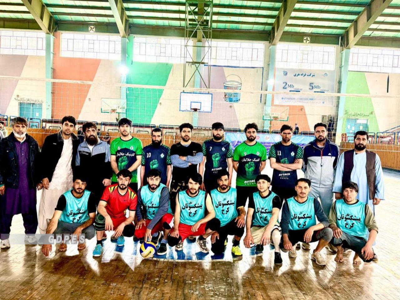 هرات؛ رقابت های والیبال با اشتراک ۸ تیم ولسوالی ها در مرکز آغاز شد