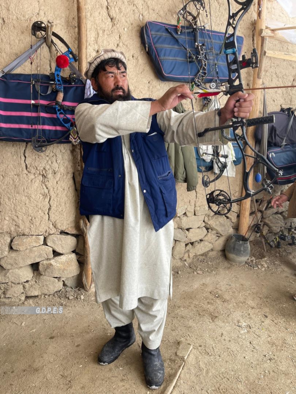 مسابقات نشان زنی با تیرو کمان میان ۲۶ ورزشکار در مرکز ولایت غزنی به پایان رسید