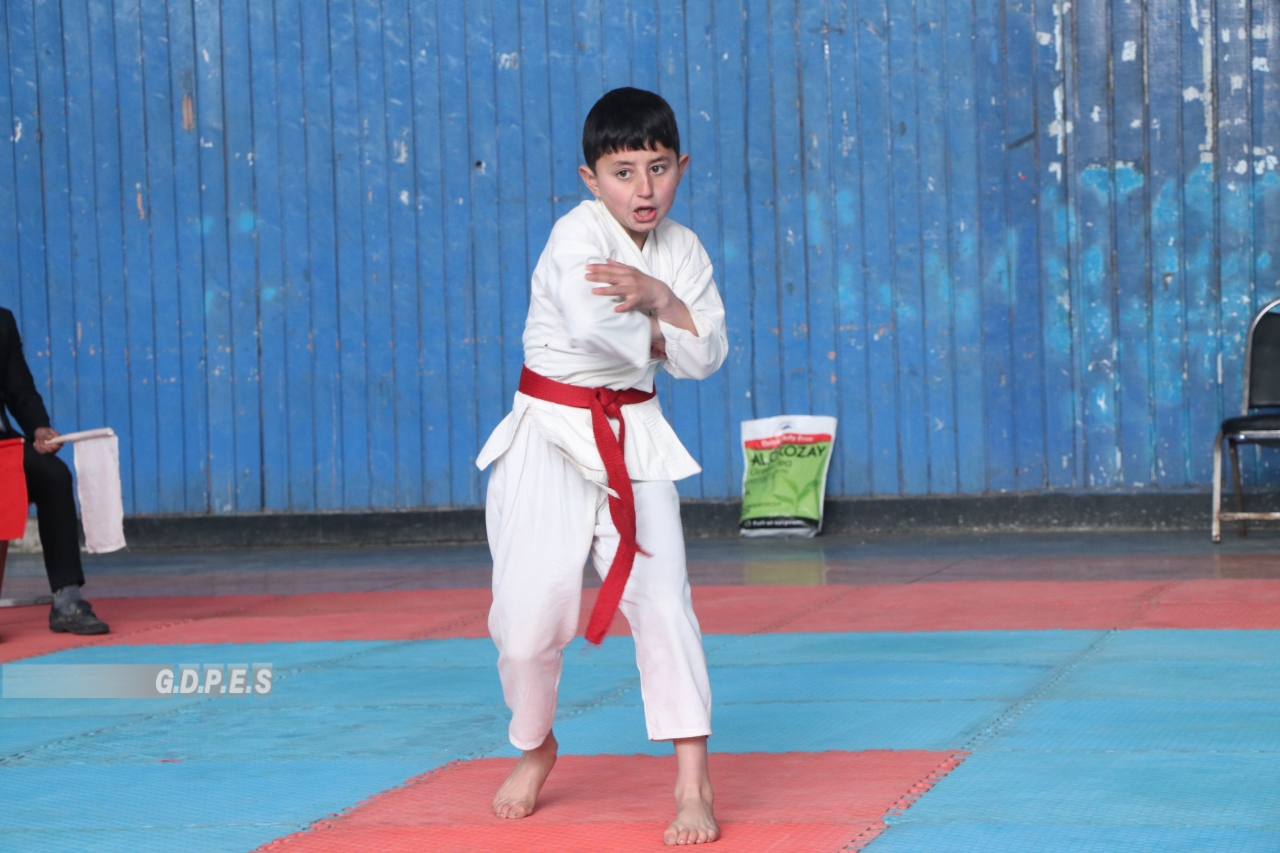 کابل کې د ملي لوبډلې د ۲۰ ورزشکارانو ترمنځ د اشي هارا کراټې د فني ارزونې او ټاکنیزې سیالۍ پيل شوې