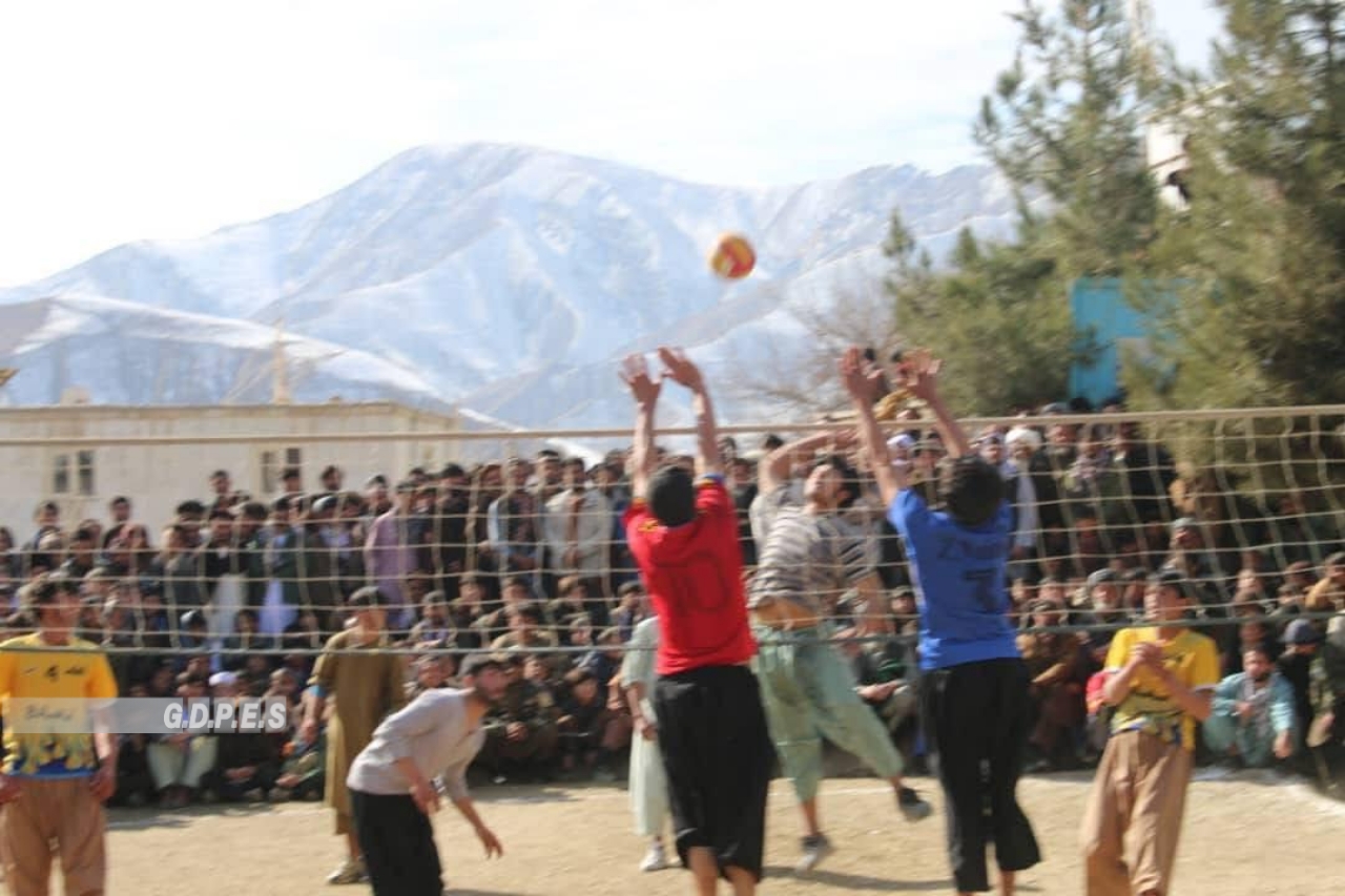 بغلان؛ فرنګ ولسوالۍ کې د ۱۶ لوبډلو ترمنځ د واليبال سيالۍ پای ته ورسېدې