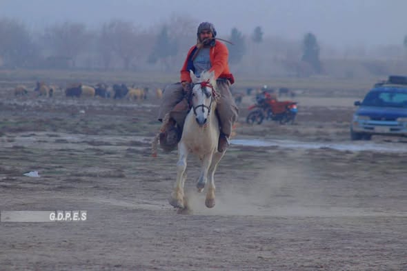 بلخ؛ برگزاری رقابت‌های بزکشی میان ٦٠چاپنداز در ولسوالی چهاربولک