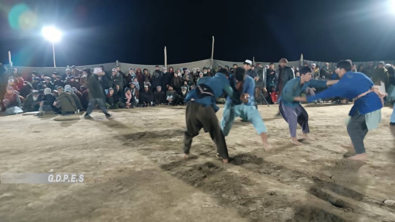 بلخ ؛ مسابقات کورش با اشتراک ٧٠ ورزشکار در ولسوالی چهاربولک برگزار شد