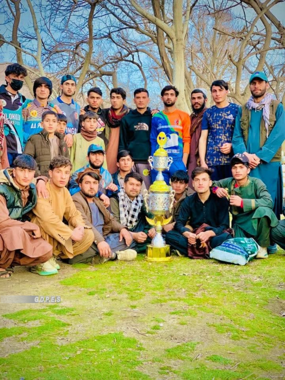 لغمان؛ رقابتهای کرکت تیپ بال میان ۳۲ تیم در ولسوالی علینگار به پایان رسید