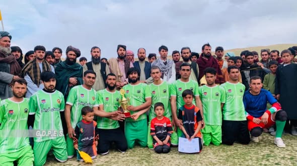 بادغیس؛ رقابت‌های فوتبال با اشتراک ۱۰ تیم در ولسوالی قادس به پایان رسید