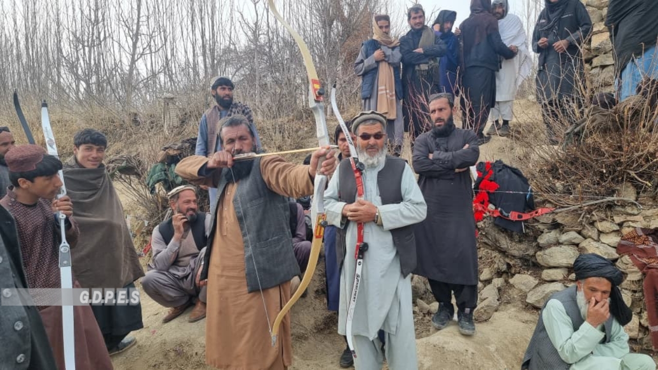 میدان وردګ؛ چک ولسوالۍ کې د ۵۲ غشي ویشتونکو ترمنځ د غشي ویشتلو سیالۍ ترسره شوې