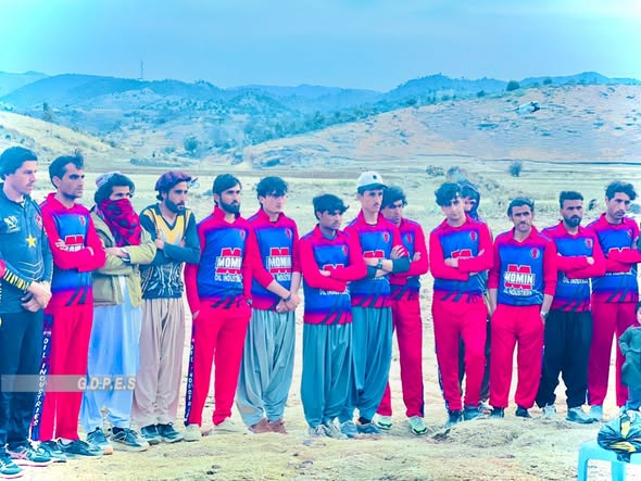 خوست؛ ځاځي میدان ولسوالۍ کې د شپږو لوبډلو ترمنځ د ټېپ بال کرېکټ سیالۍ پای ته ورسېدې