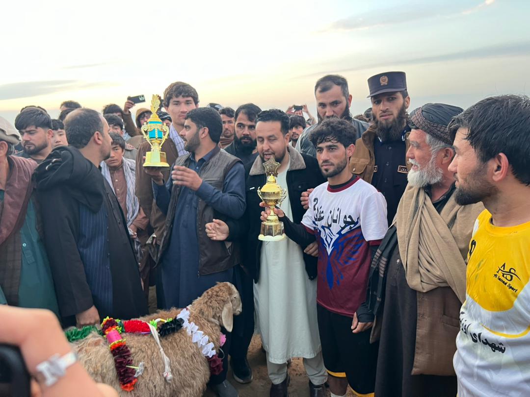 کندز؛ رقابت های فوتبال با اشتراک ۱۶ تیم در ولسوالی چهاردره به پایان رسید