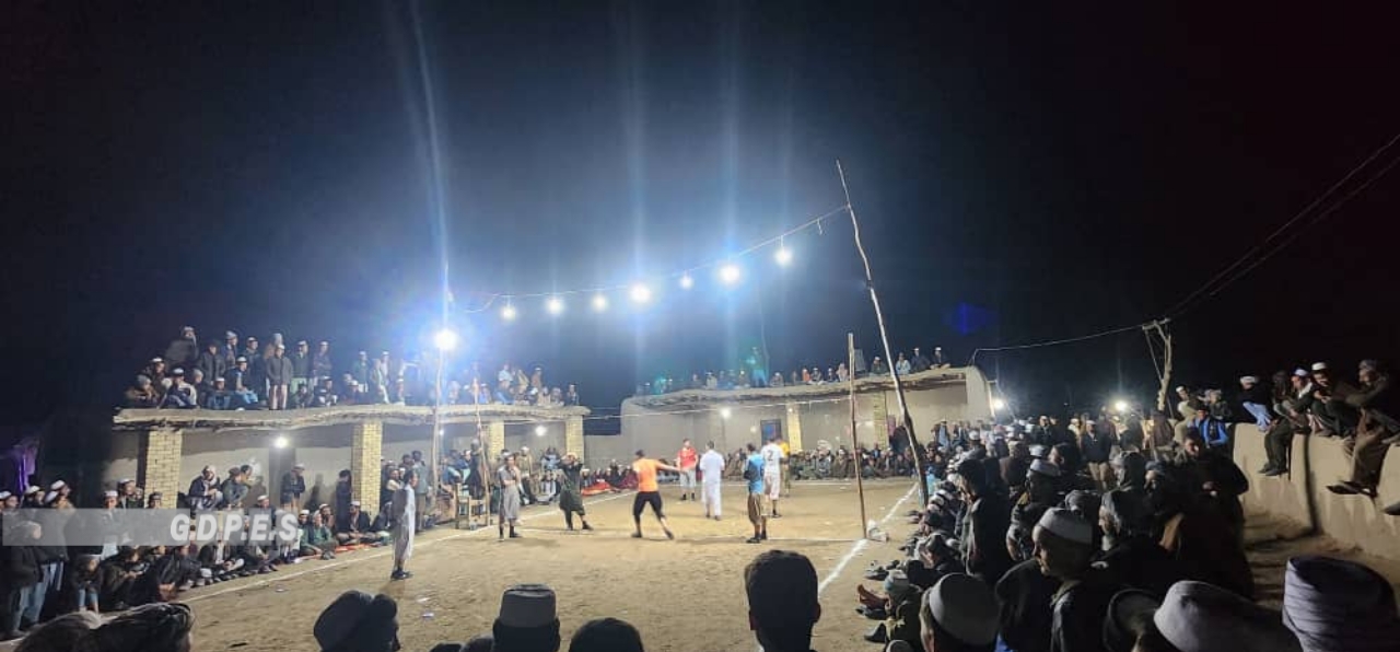 بلخ ؛ کلدار ولسوالۍ کې د پنځو لوبډلو ترمنځ د والیبال سیالۍ پای ته ورسېدې