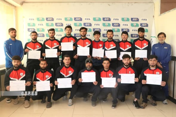 کابل کې د فوټبال ٢٠ روزونکو ته درېیمه درجه روزنيز کورس پای ته ورسېده