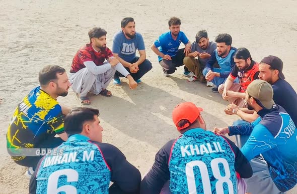 ننګرهار؛ سره رود ولسوالۍ کې د ۱۶ لوبډلو ترمنځ د ټېپ بال کرېکټ سیالۍ پپل شوې