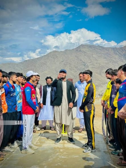 لغمان؛ علینګار ولسوالۍ کې د ٣٢ لوبډلو ترمنځ د ټېپ بال کرېکټ سیالۍ پیل شوې