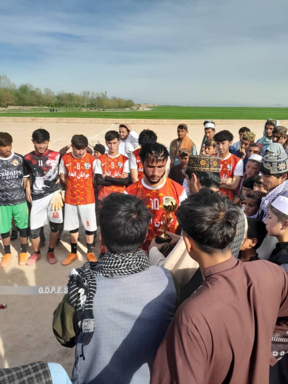 کندز؛ کلباد ولسوالۍ کې د اتو لوبډلو ترمنځ د فوټبال سيالۍ پای ته ورسېدې