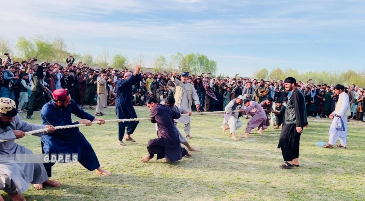 تخار: درقد ولسوالۍ کې د ۱۸ ورزشکارانو ترمنځ د رسې کشولو سيالۍ ترسره شوې