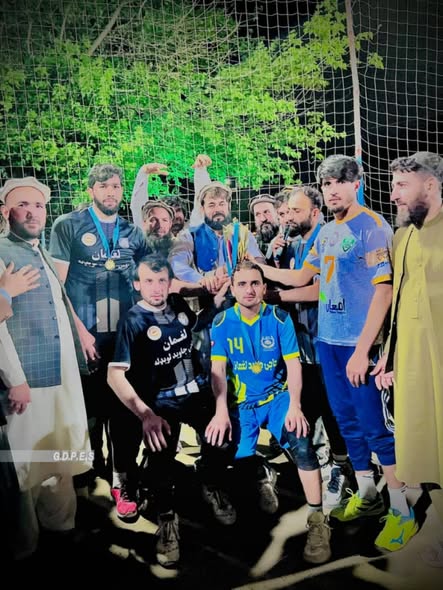 لغمان؛ مرکز مهترلام ښار کې د اتو لوبډلو ترمنځ د والیبال سیالۍ پای ته ورسېدې