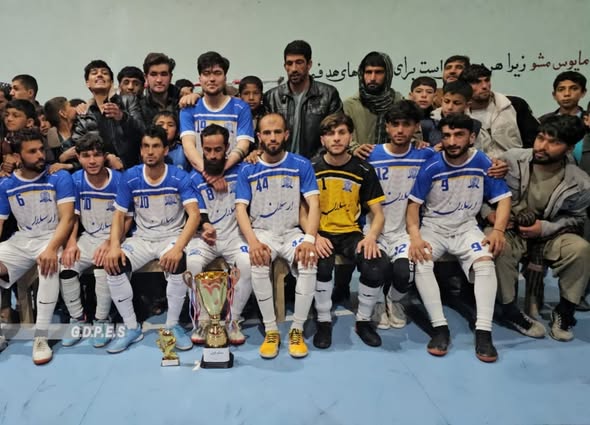 پروان؛ جبل السراج ولسوالۍ کې د ۱۲ لوبډلو ترمنځ د فوټسال سیالۍ پای ته ورسېدې