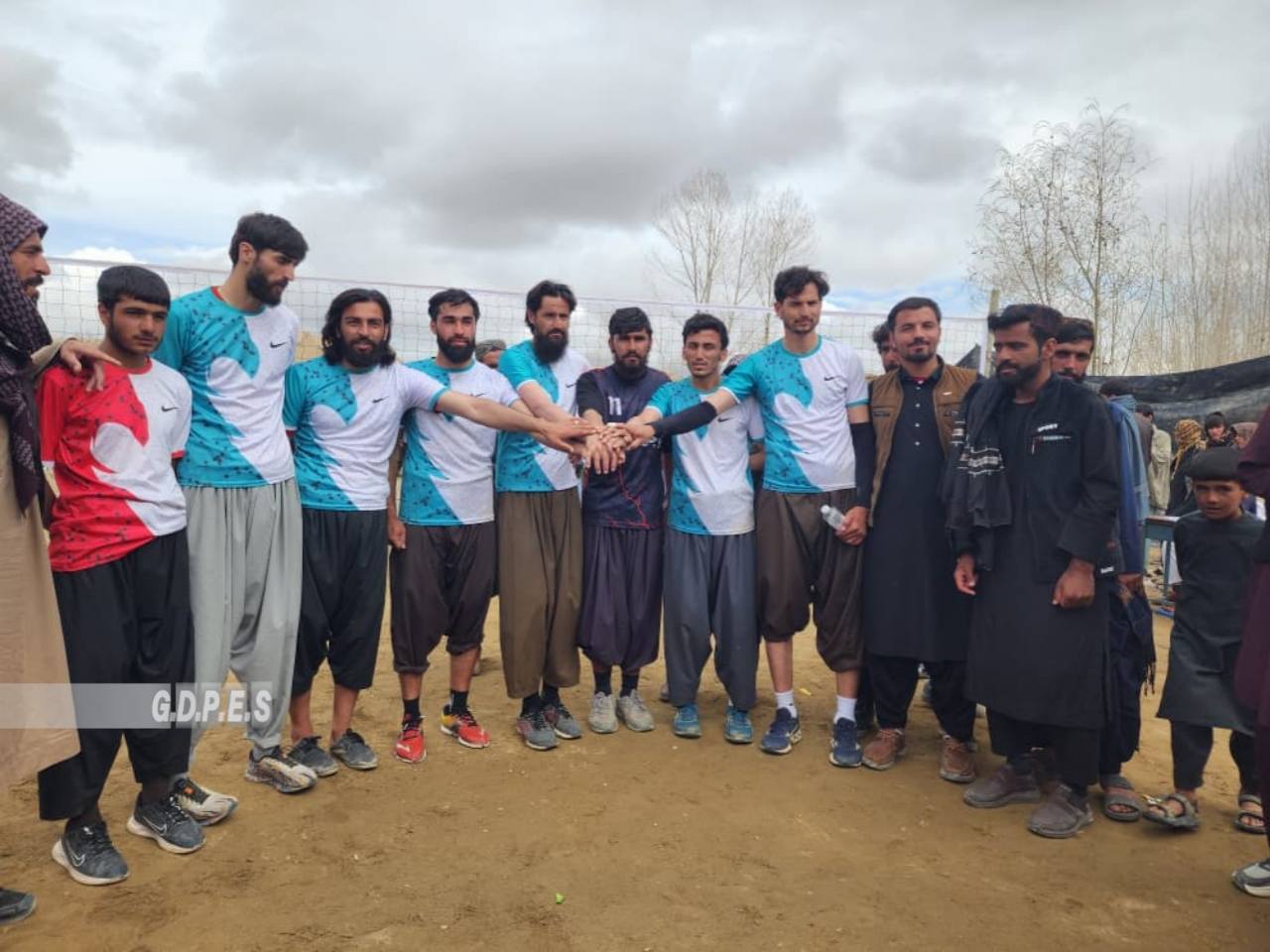 میدان وردګ؛ جغتو ولسوالۍ کې اوو لوبډلو ترمنځ د واليبال سیالۍ پاى ته ورسېدې