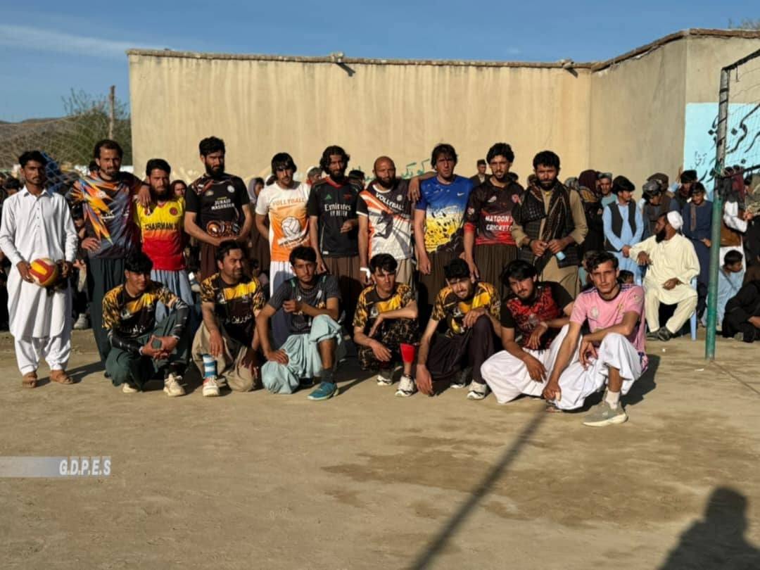 خوست؛ باک ولسوالۍ کې د ٤٠ لوبډلو ترمنځ د والیبال سیالۍ پای ته ورسېدې